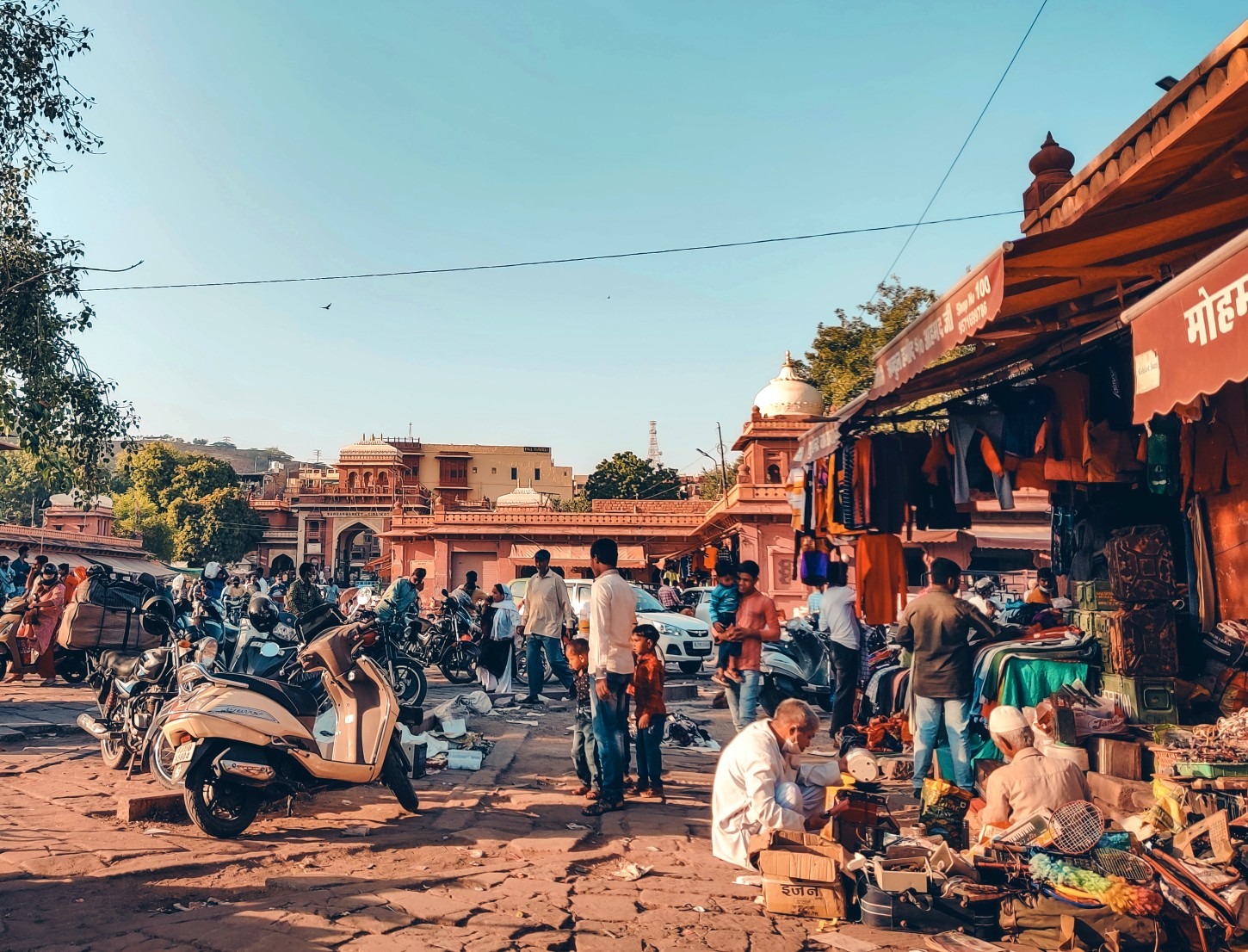 A Ready Help - Stories By Frieda McRae